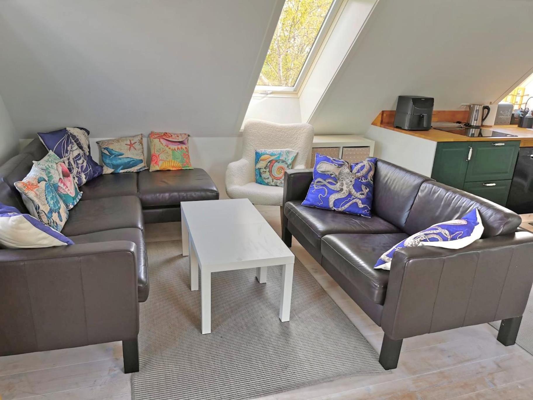 The 'Loft' Apartment- "Den Gule Svane" Guest House - Near Ronne & Beach Екстериор снимка